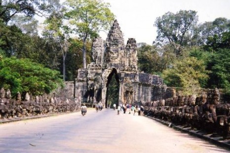 Tour Du Lịch Miền Nam – Cambodia – Miền Trung – Miền Bắc 20 Ngày 19 Đêm